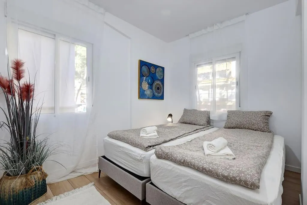 Apartment Modern & Vibrant, Urban Holiday Flat Fuengirola