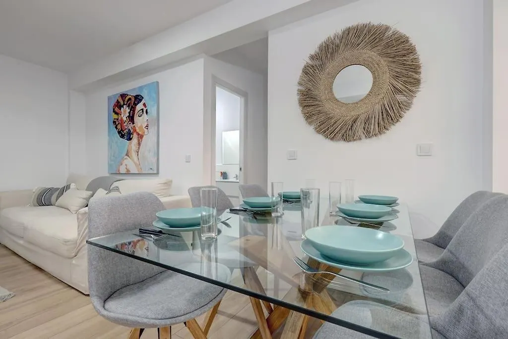 Apartment Modern & Vibrant, Urban Holiday Flat Fuengirola